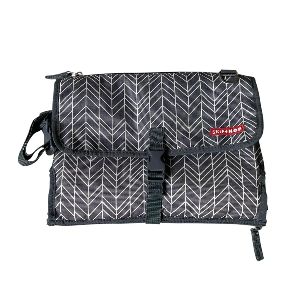 SKIP HOP Pronto Signature Portable Diaper Changing Station Bag